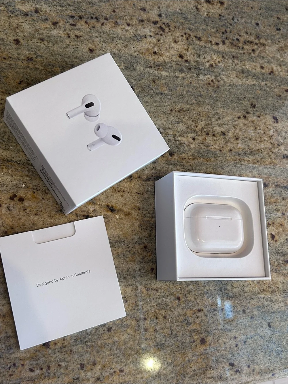 Apple AirPods Pro Wireless Headphones - White (Good Condition)